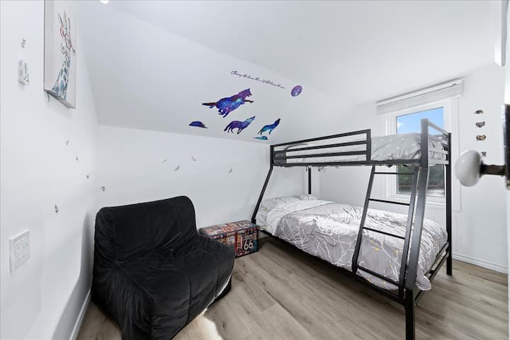 bunk bed tween over double & sofa bed can accommodate up to 4 people, storage box include linens for sofa bed