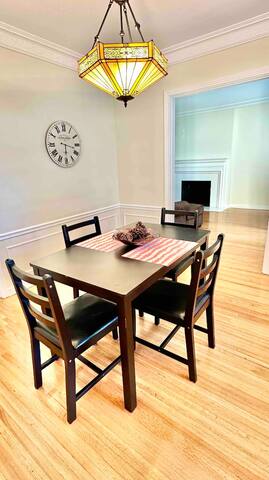 Family Comfort 1200 sqft Home () Walk to Rodeo Dr gallery image 5