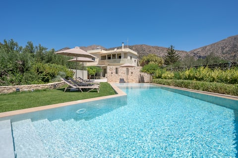Vigla villa,near beach,tavern,pool, South Crete