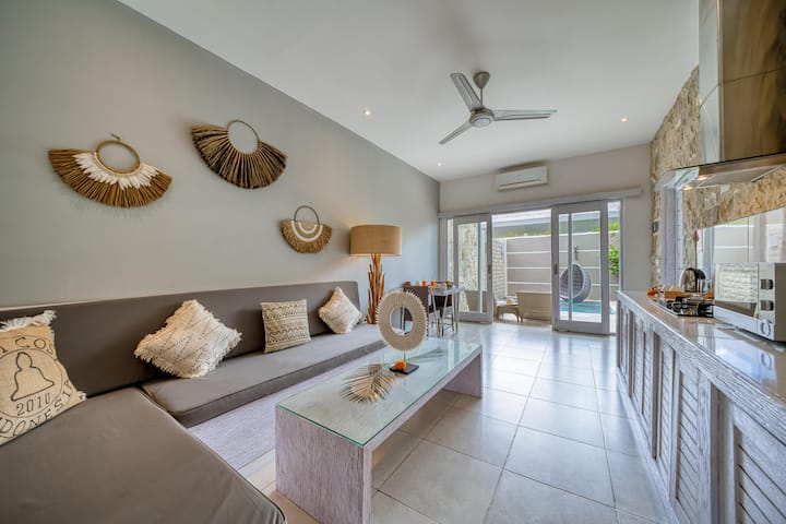 Coastal Love Nest: Romantic 1bd Villa, Near Beach! - Kuta