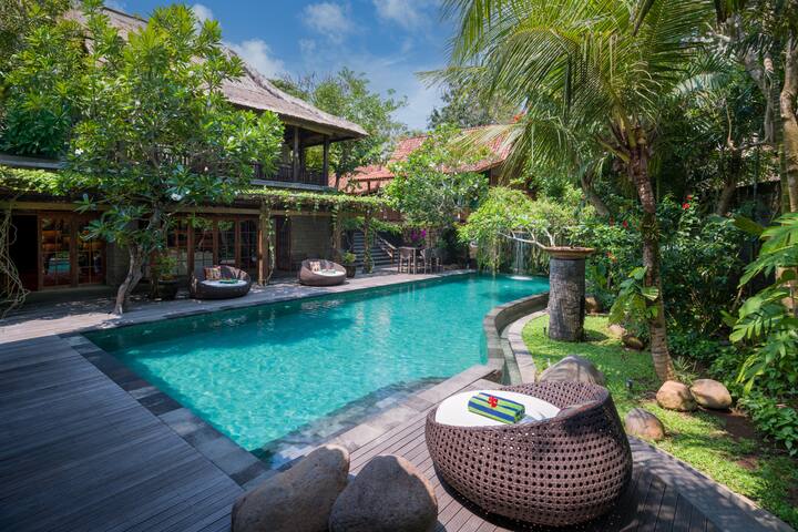 Villa Kapungkur: Wellness, Garden, Pool Pavilion