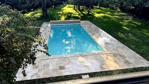 Family home: wooded park & heated pool