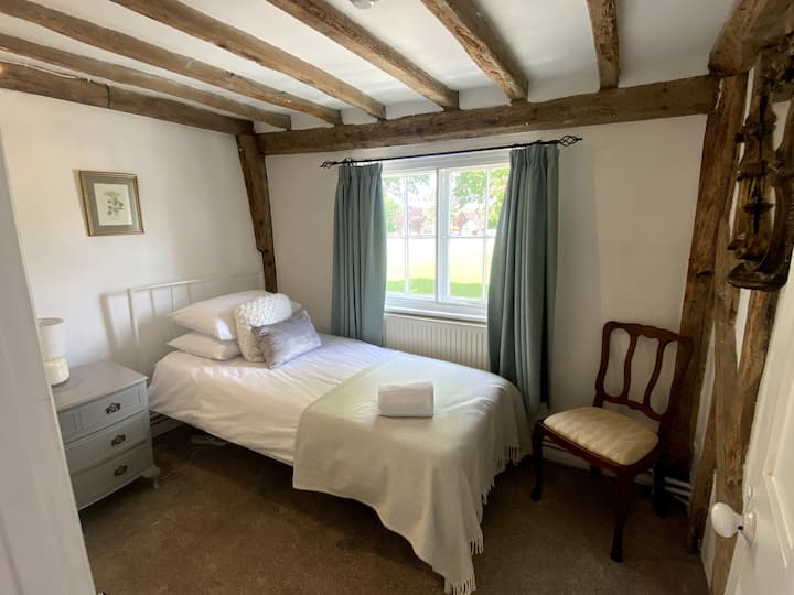 Single bed 
