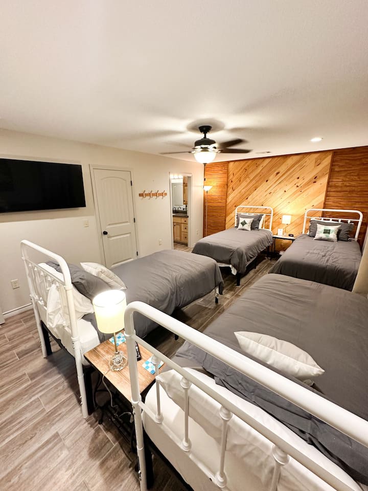 Main bedroom with 4 x Twin XL firm support mattresses (can be pushed together to make a split King bed