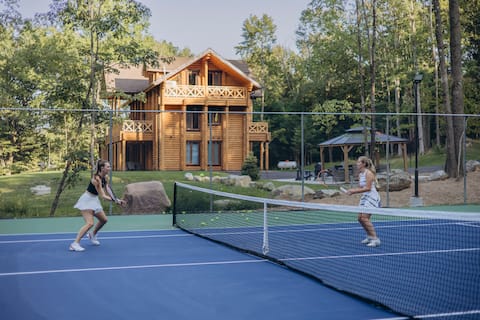Log House w Pool, Tennis Court, Sauna - Camelback