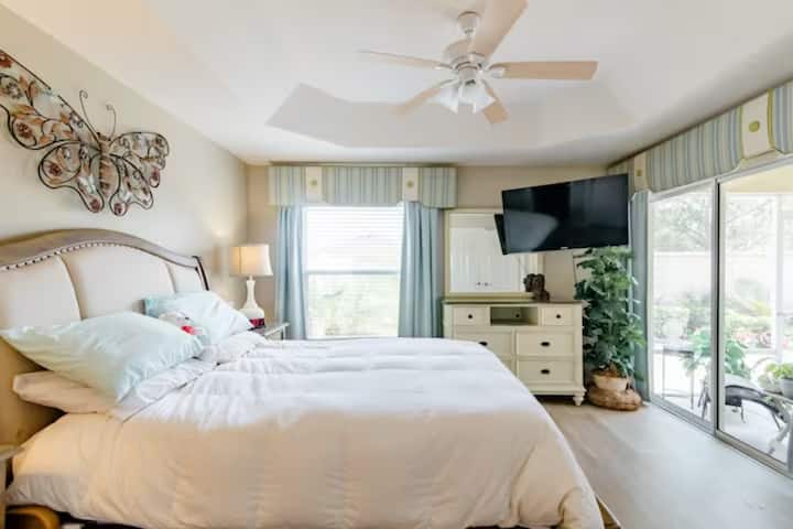 在打高尔夫球、游泳或您最喜爱的课程后，您可以在下午舒适地小睡一会儿。  您可以在广场休息，听听现场音乐、在夜晚跳舞或享用晚餐。