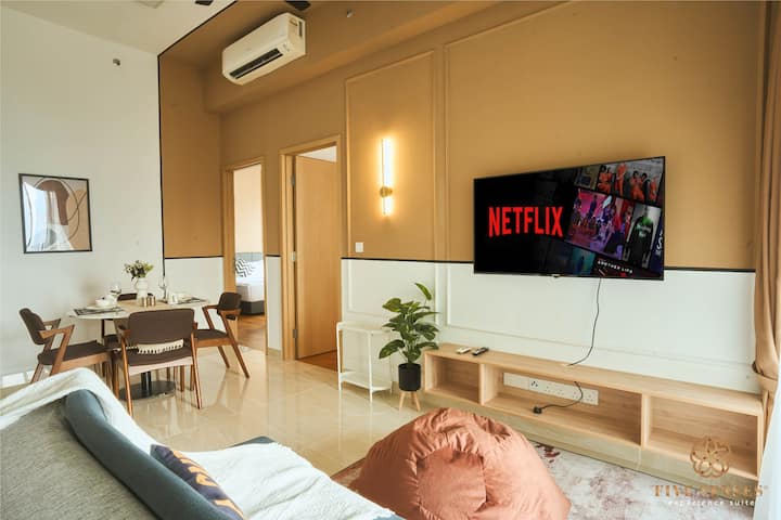סוג E - 2 חדרי שינה · יחידה שלמה באזור KL I Wi-Fi Netflix Ready