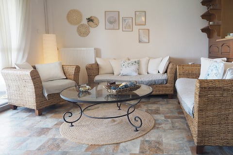 Top performing Airbnb: Elenas beach front apartment Gerakini in Δήμος Πολυγύρου