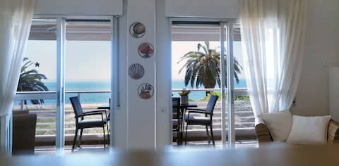 Elenas beach front apartment Gerakini
