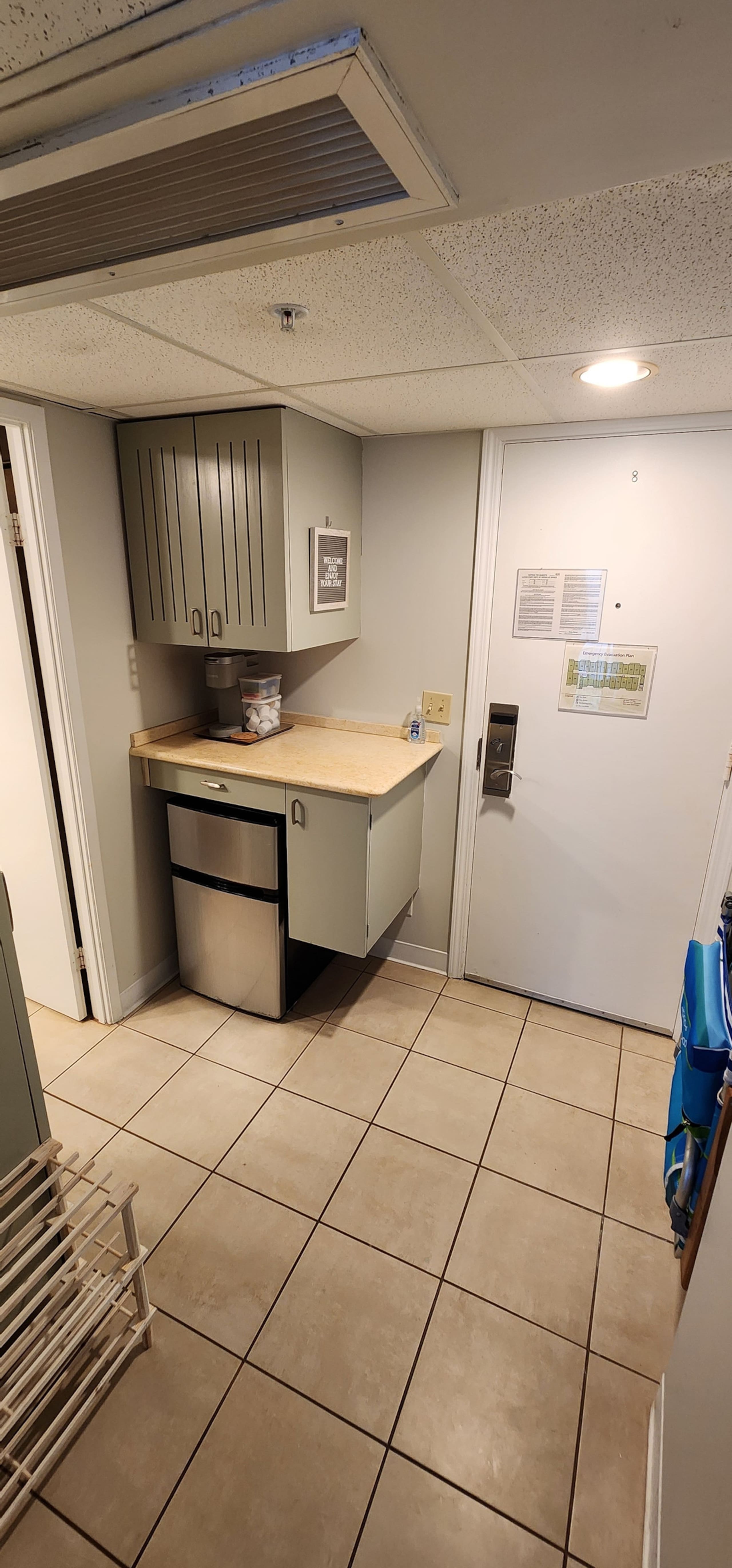 Cozy Waikiki studio with Diamond Head views - Image 2