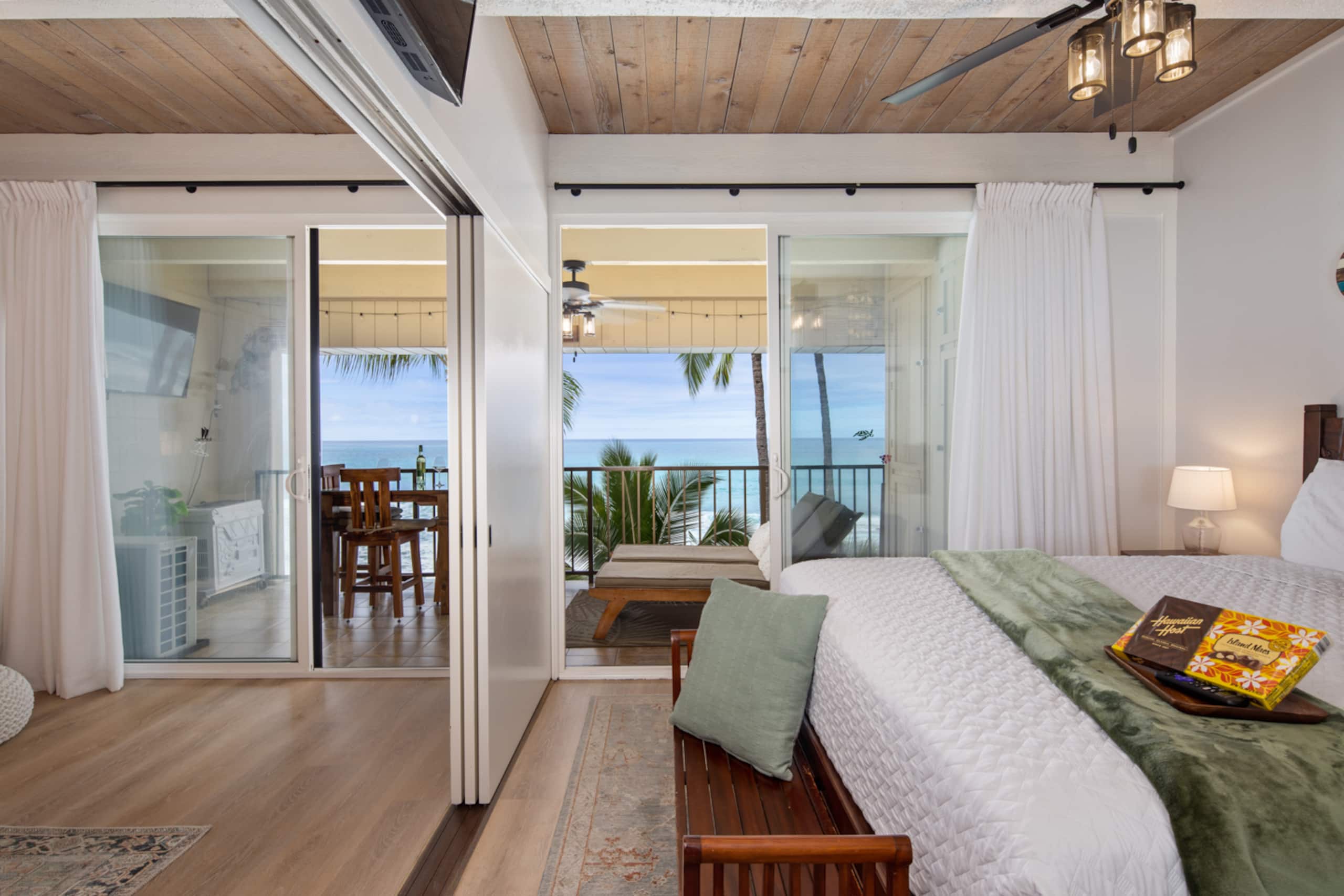 Condo in Kailua-Kona · ★4.99 · 2 bedrooms · 3 beds · 2 baths - Image 14
