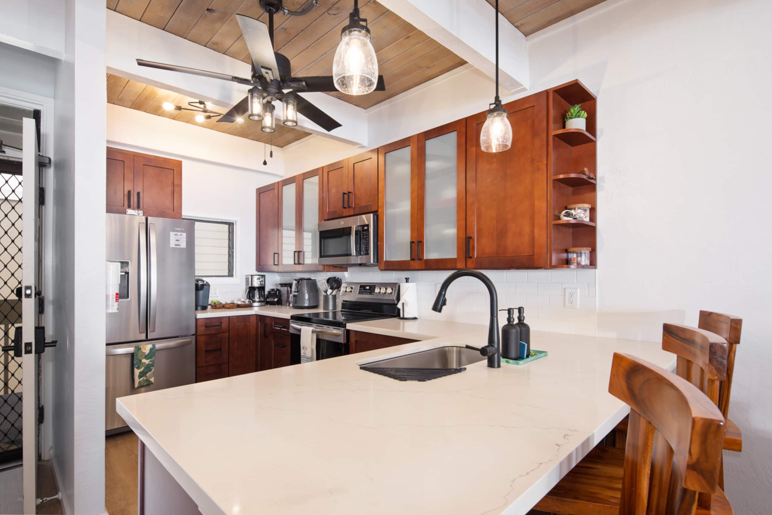 Condo in Kailua-Kona · ★4.99 · 2 bedrooms · 3 beds · 2 baths - Image 7