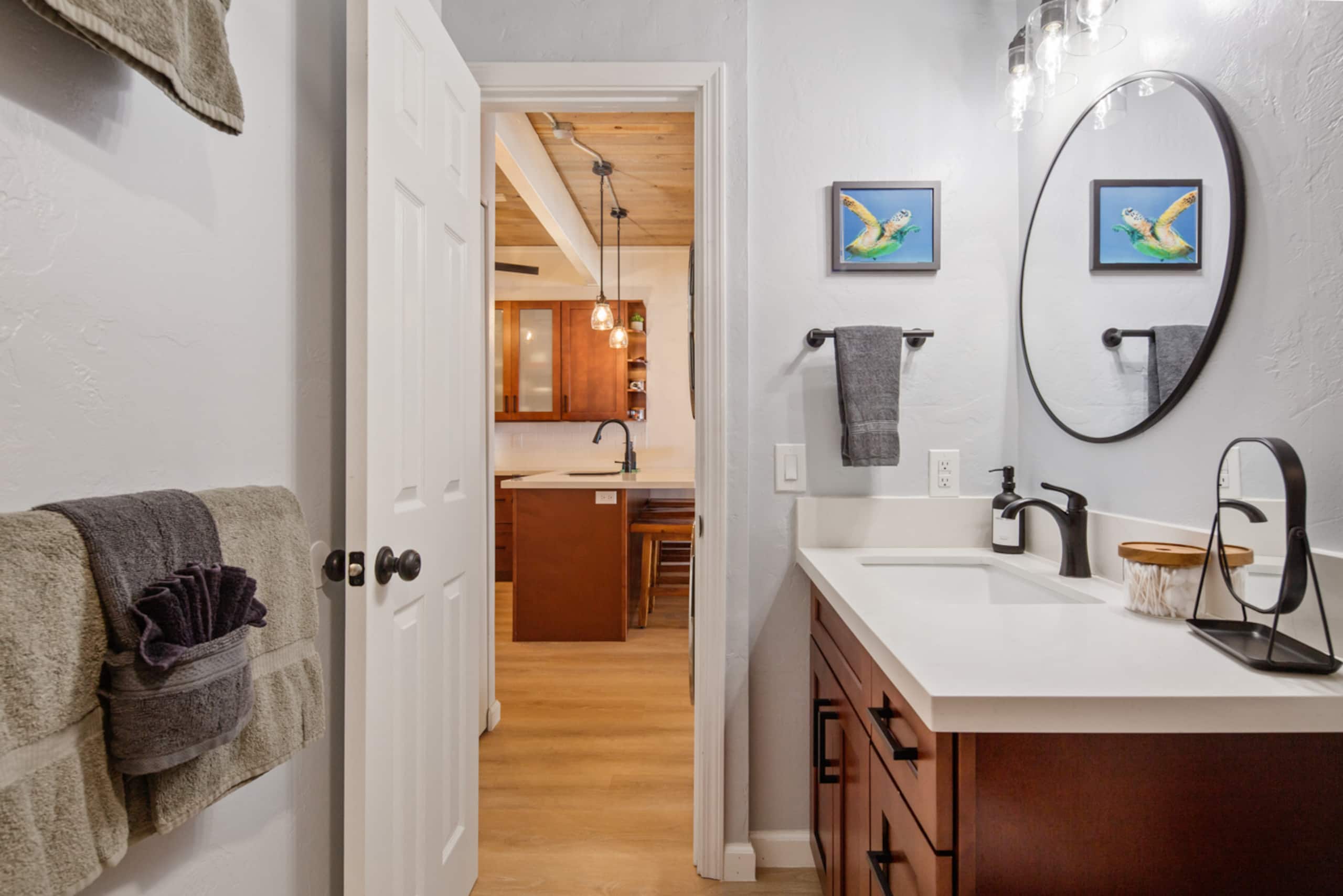 Condo in Kailua-Kona · ★4.99 · 2 bedrooms · 3 beds · 2 baths - Image 28