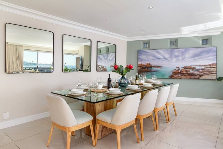 Stylish Villa, 100m From The Camps Bay Beach gallery image 3