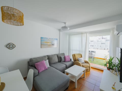 Top Airbnb: Bright apartment with terrace and pool in Barbate