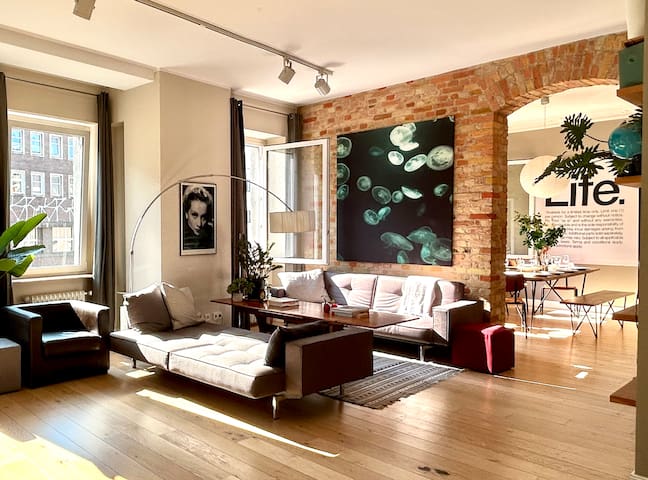 “BIG + Beautiful” – central 5 BR / 3Bath + balcony