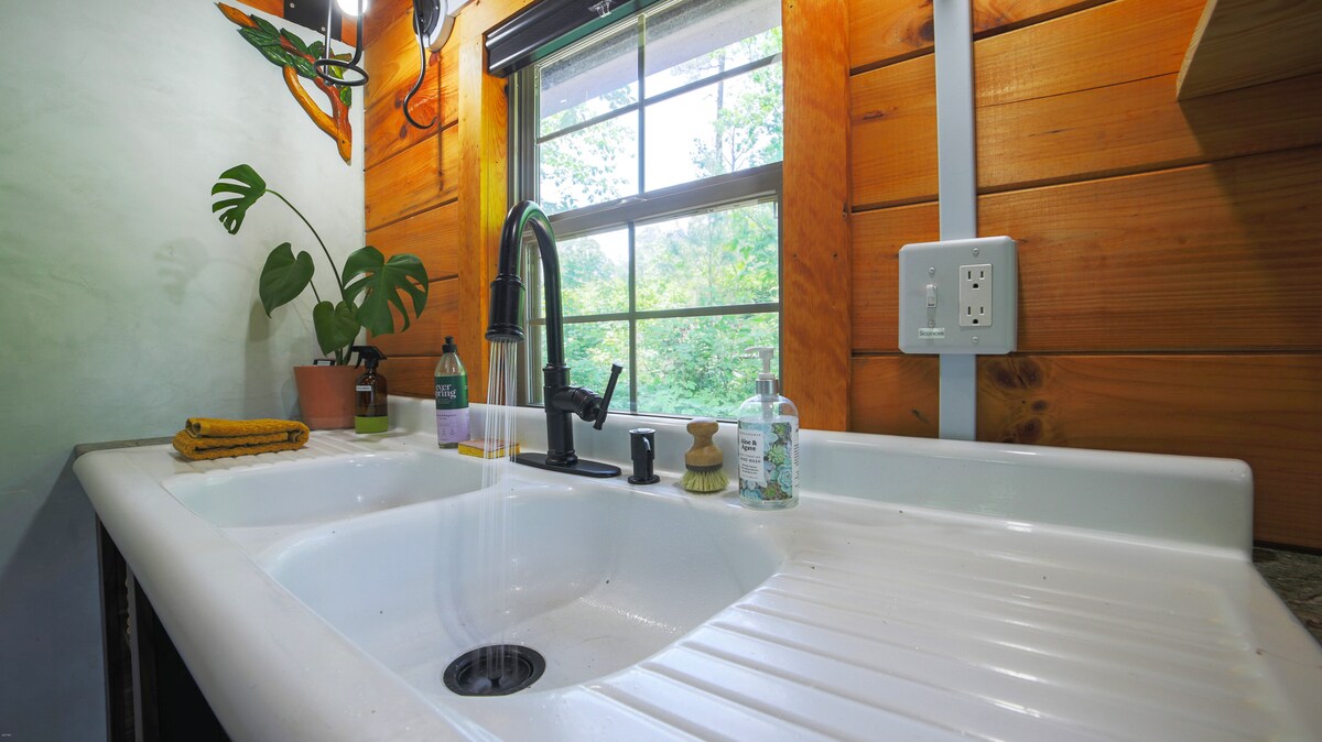 Chickadee: A Funky Mountain Stay @ Talking Water