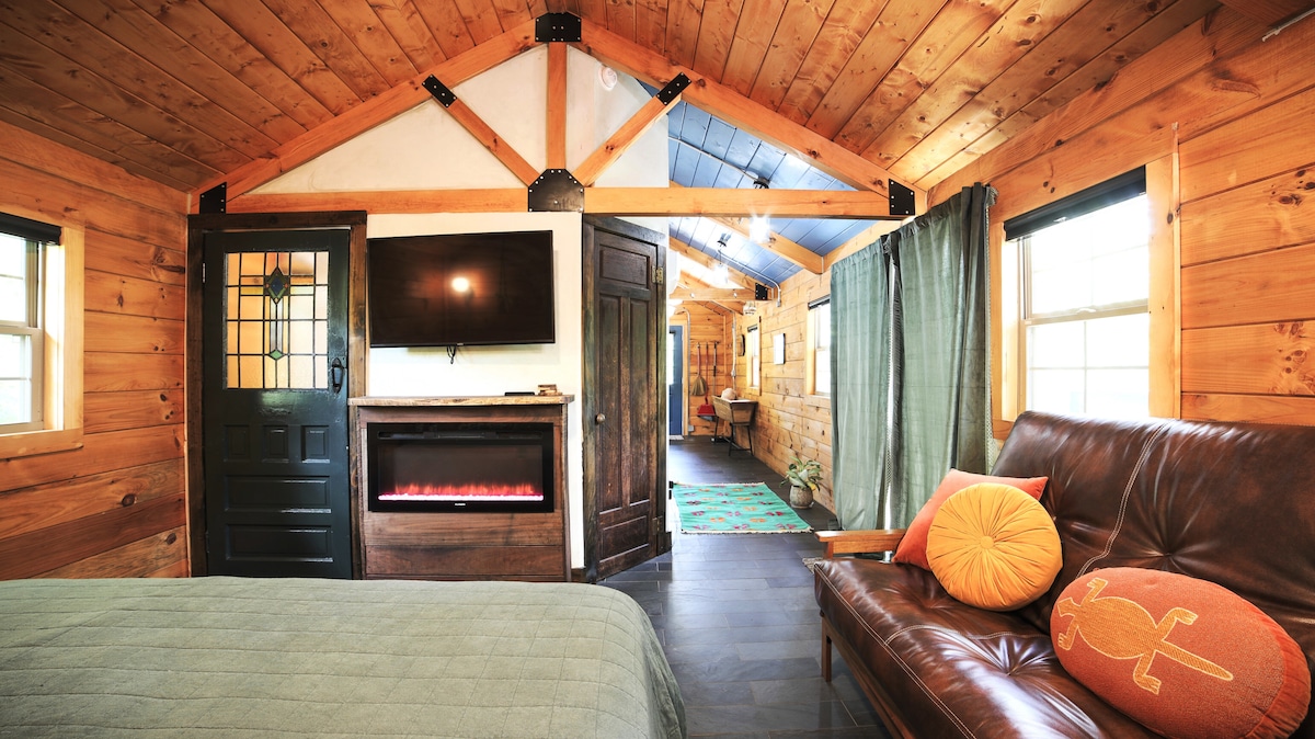 Chickadee: A Funky Mountain Stay @ Talking Water