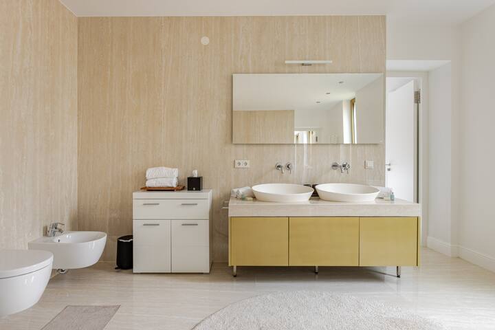 Lux.41 by Suite.030 gallery image 3