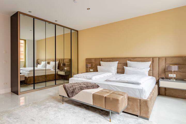 Lux.41 by Suite.030 gallery image 2