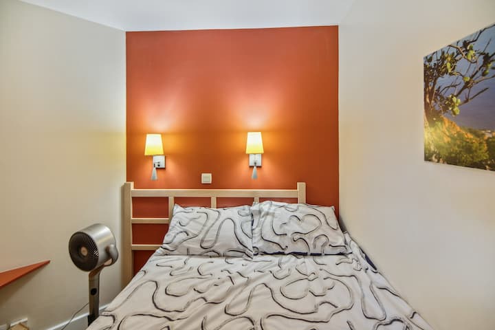 ห้องพักเงียบสงบสวยงามพร้อมเตียงคู่