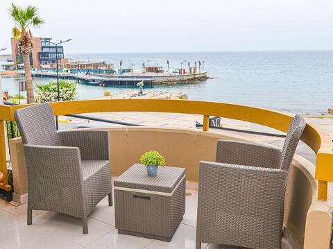 3+1 Seafront Apt. Flat next to 5* Hotel Resort