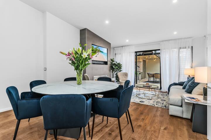 A+Albert Park. Bespoke Brilliance. 4Bed 2Bath. gallery image 5
