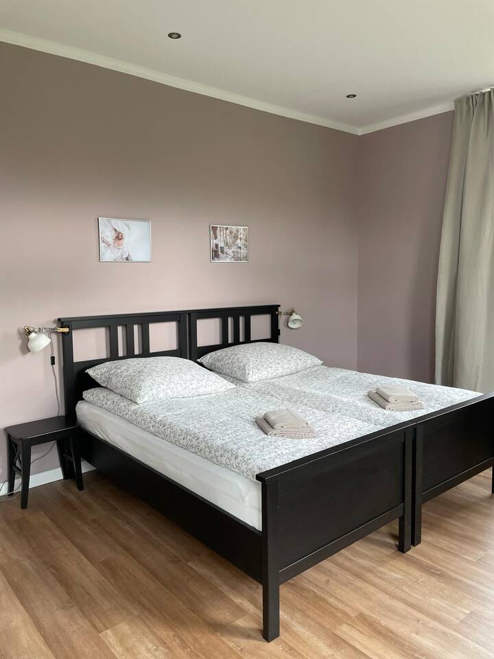 Schlafzimmer 2