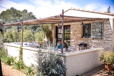 Top Airbnb: Le Sublime - Exceptional property with spa in Nîmes