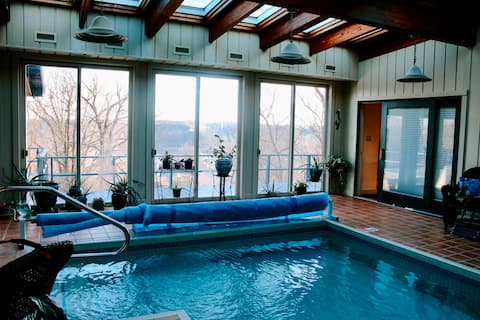 The Treehouse - Hot Tub - Indoor Pool Get Away!
