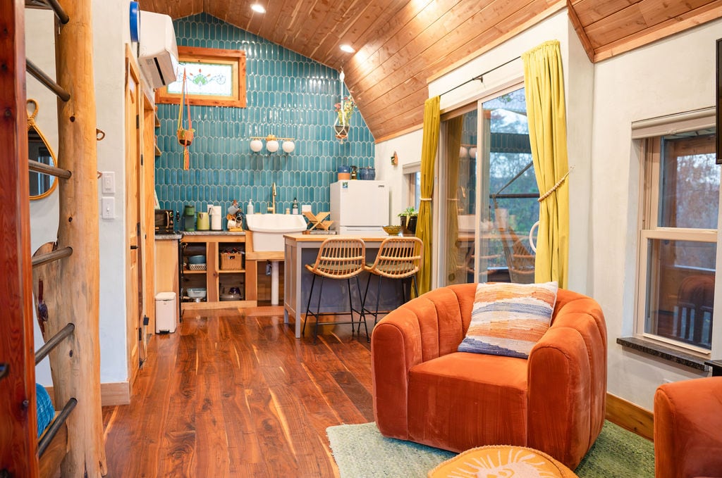Moody & Modern: Cabin w. Sunlit Patios Above Nooga