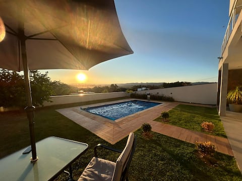 Pardinho Linda Casa de Campo Gated condominium