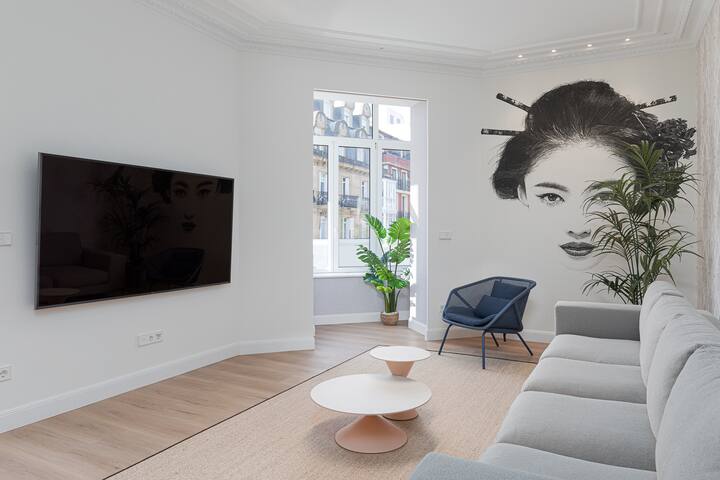 “Mondrian” new, ac, design lovers, near La Concha gallery image 3