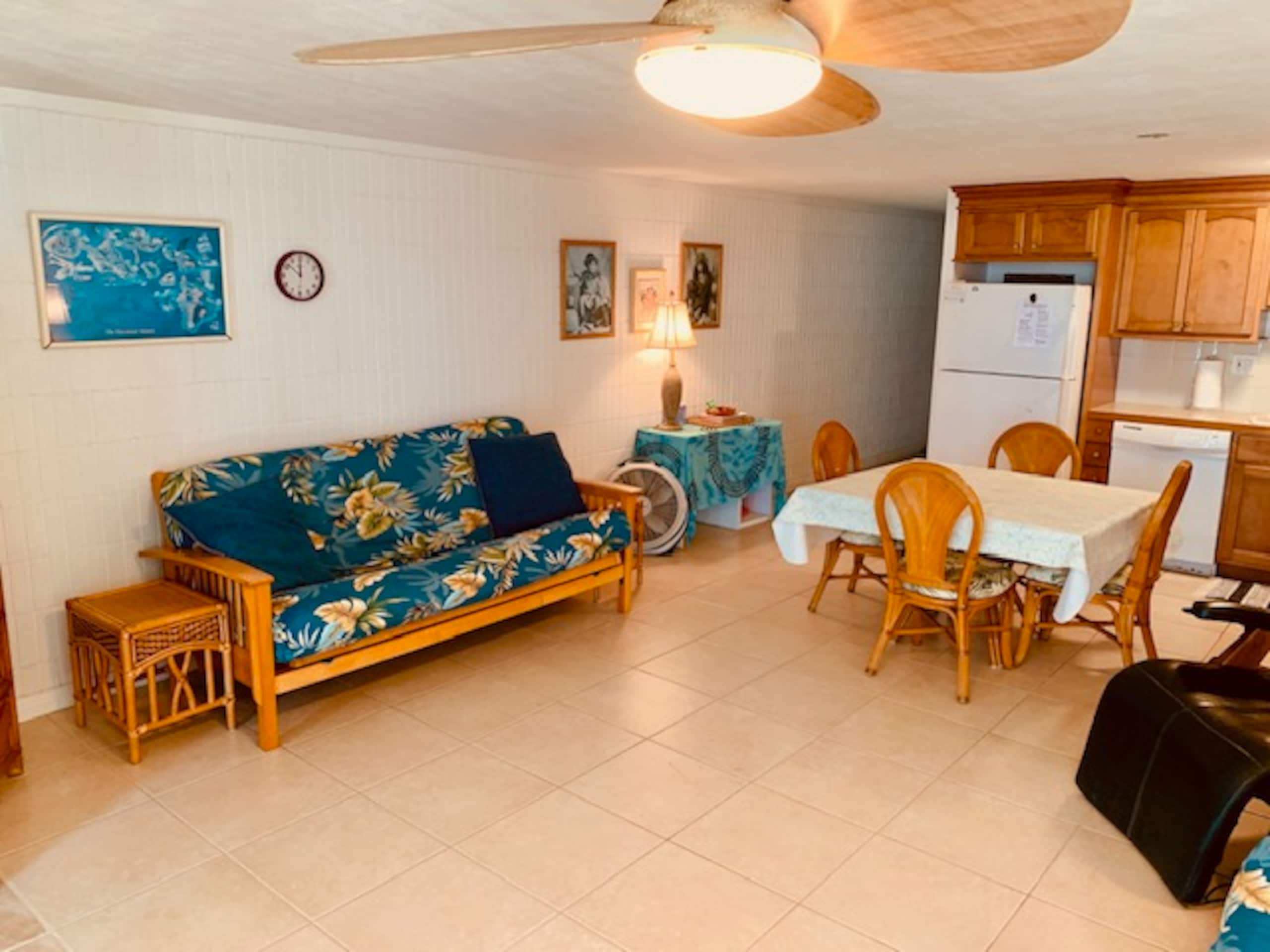 Condo in Hauula · ★4.88 · 1 bedroom · 3 beds · 1 private bath - Image 9