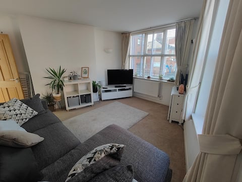 Top performing Airbnb: Central Caversham Reading one bed flat in Reading
