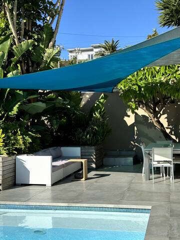 Beautiful Camps Bay Apartment with Sea Views gallery image 3