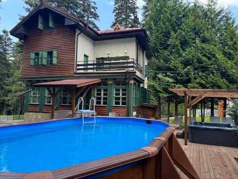 Villa Adis with Hot Pool & Jacuzzi