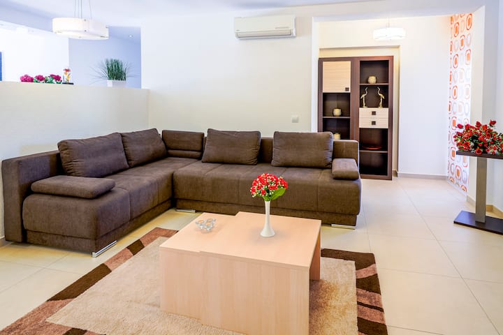 غرفة المعيشة