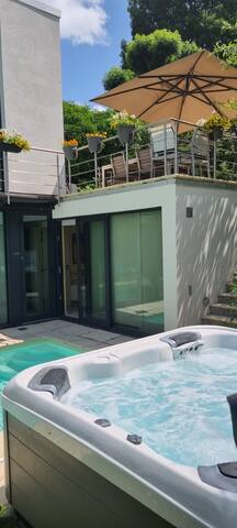 Maison chic et lumineuse à BXL avec jardin et spa gallery image 5