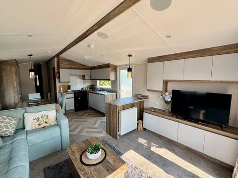 Top Airbnb: Pete's Pad - Whitecliff Bay - Isle of Wight in Bembridge