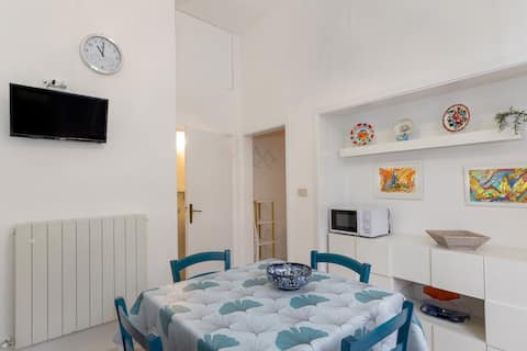 Top performing Airbnb: Three-room apartment on the sea with garden in Cecina