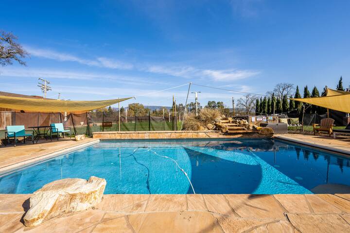 Luxury Wine Country 6BR Retreat • Hot Tub & Views gallery image 3