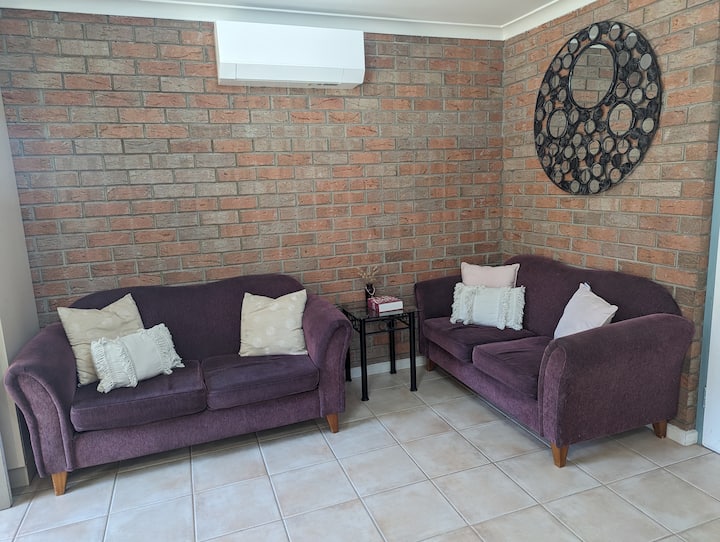 Stylish Self-contained Unit - Rye