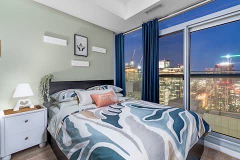 Popular Airbnb listing: Spectacular lake view from 50+ floors up in Toronto
