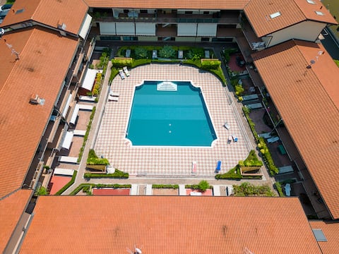 [with swimming pool and terrace] La casa di Monica