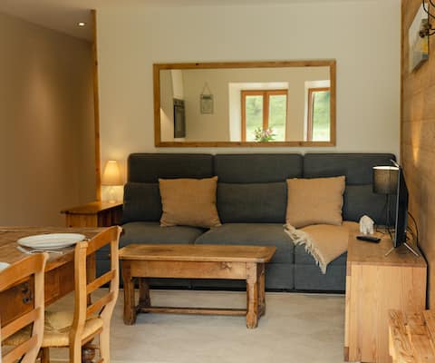 Popular Airbnb listing: Cosy & Chic Farmhouse Apartment with Garden in Taninges