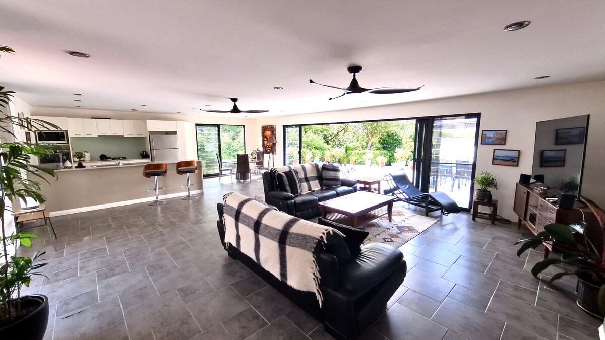 Successful Airbnb property: Modern 2 Bedroom Home with Outdoor Cedar Sauna in Katoomba