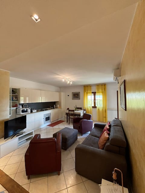 Top performing Airbnb: Central apartment "LED" in Latina