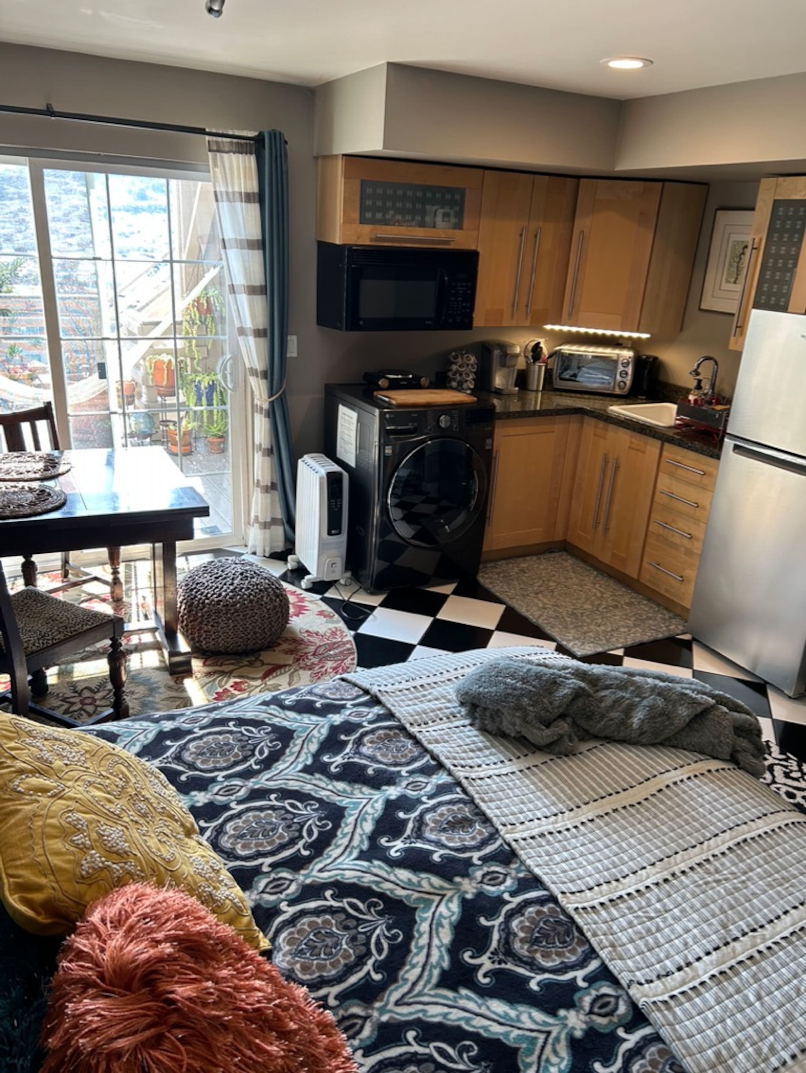 Private Lux Studio Apt. W Garden/Hammock BART - Image 8