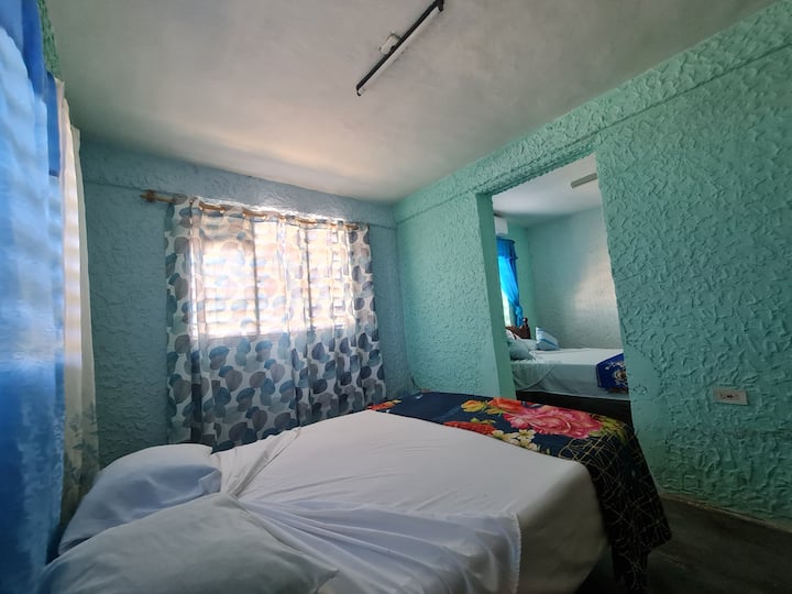 Изглед, показващ две прилежащи спални. Подходящо за семейства с малки деца.